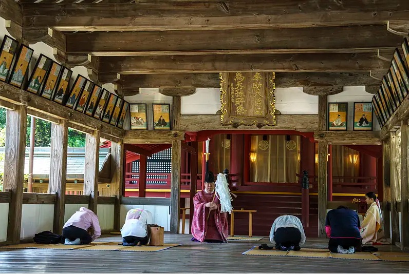 Shinto shrine, Japanese shrine, exclusive ritual, private ceremony